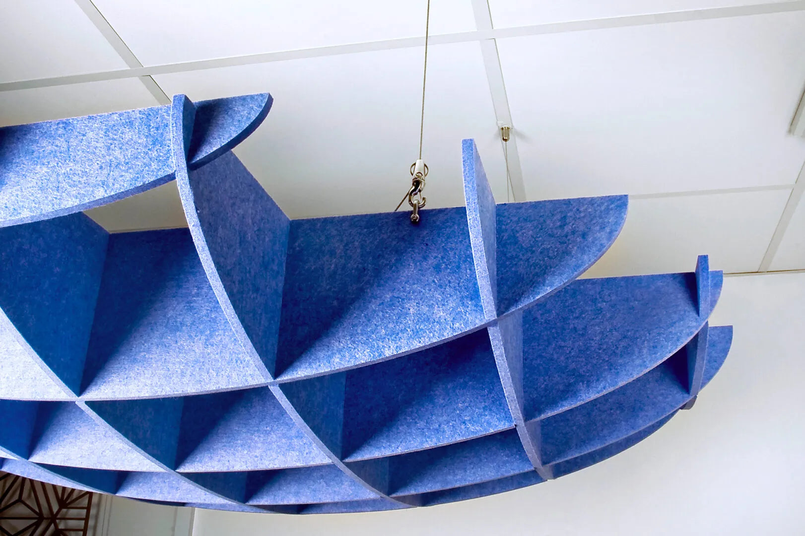 3D Felt Acoustic Ceiling Baffles - CIRCLE in white interior Decormania UK