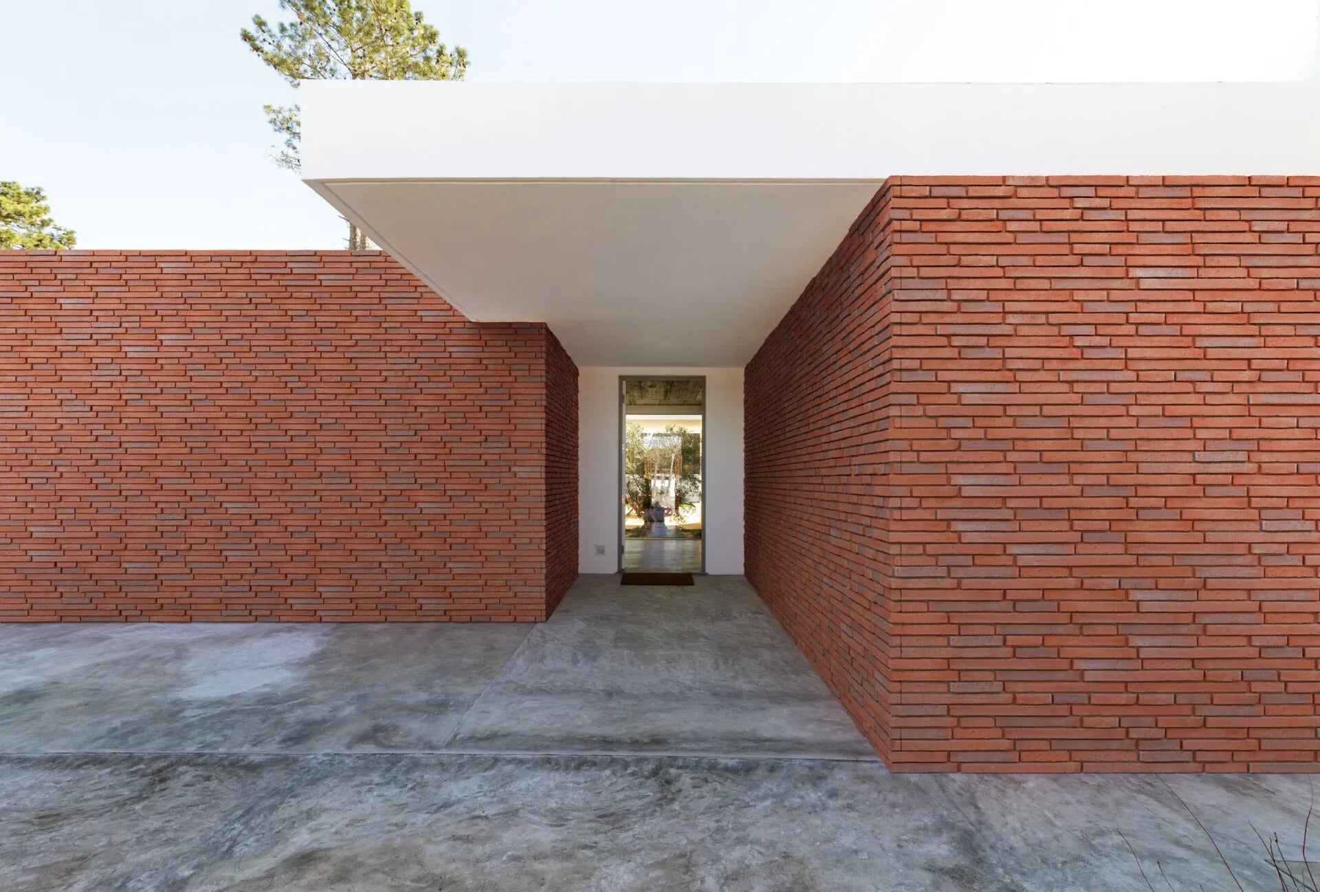 Brick Slips BRONX RED Concrete Interior & Exterior - Box on exterior wall of a house Decormania UK