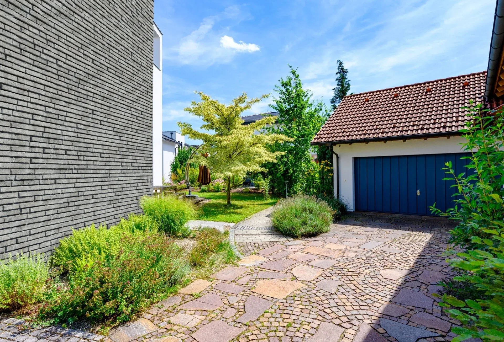 Brick Slips DUBLIN Concrete Interior & Exterior - box on outside elevation Decormania UK