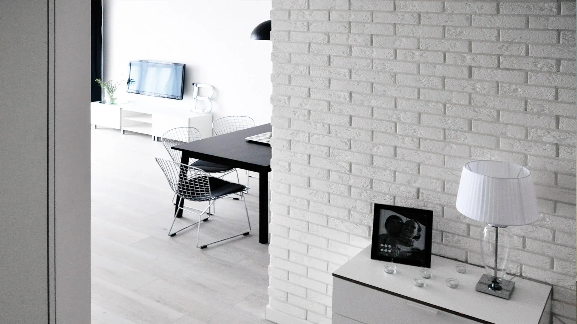 Brick Slips PARMA Gypsum Interior - Box in white interior Decormania UK