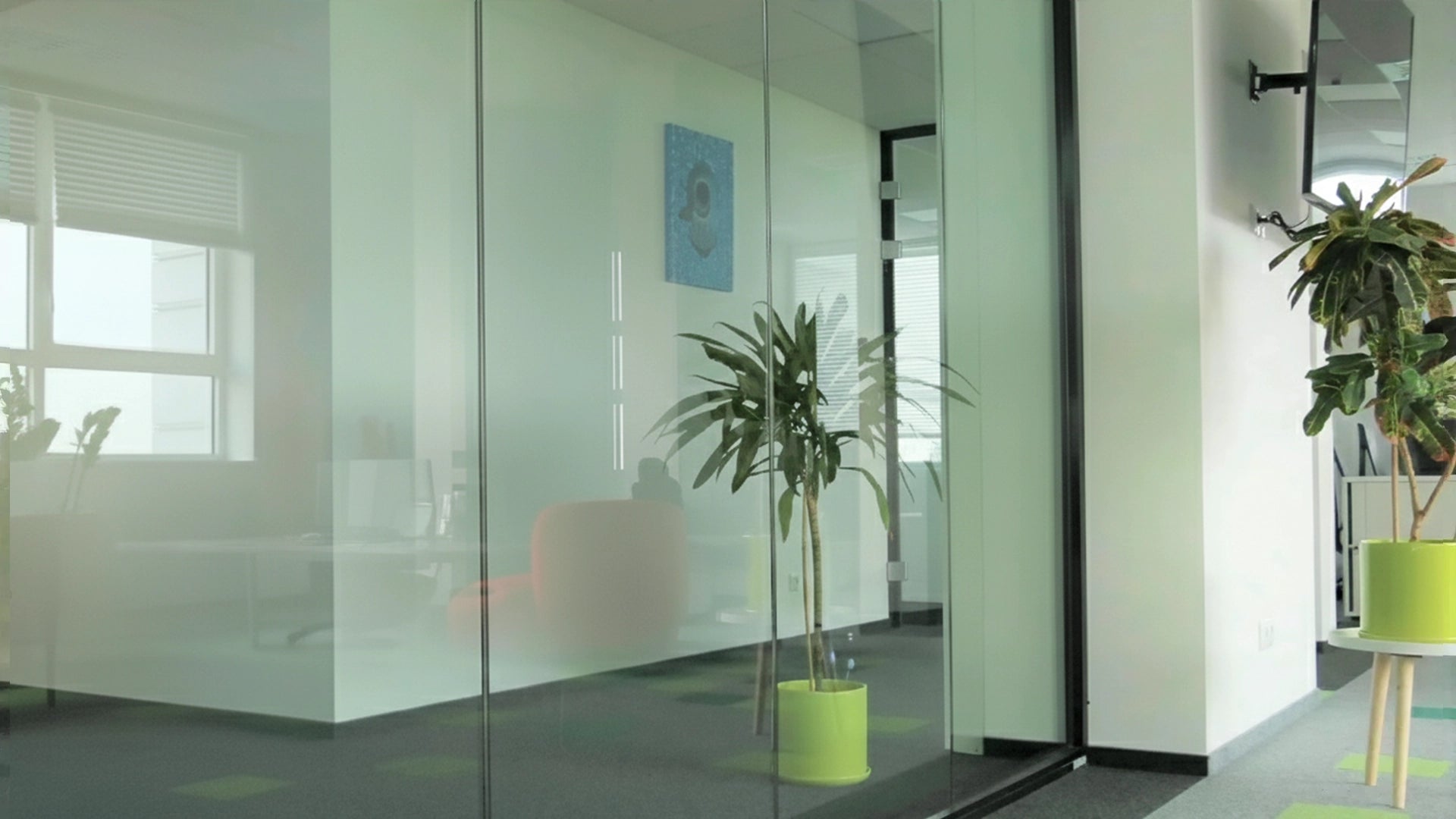 Decorative Glass Wall Panels - Acoustic panel in office interior DecorMania