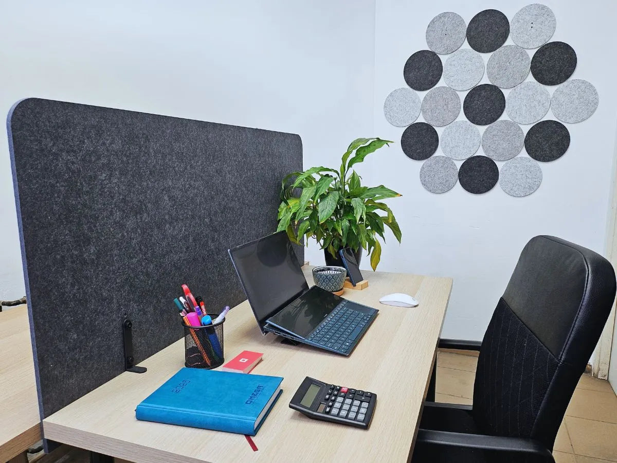 Felt Privacy Screen - Acoustic Office Partition in office interior DecorMania UK