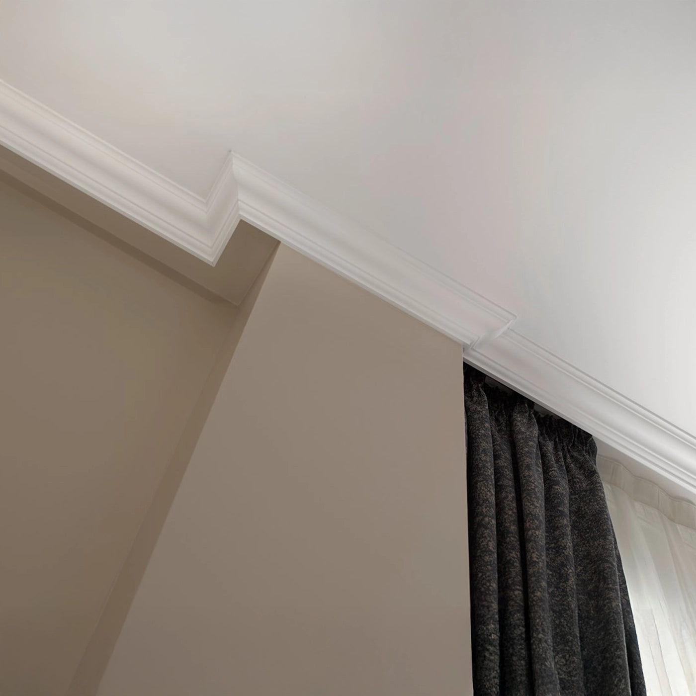 NOMASTYL® NMC 2m Ceiling Coving on plain wall and ceiling Decormania UK