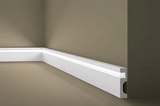 IL11 2M WALLSTYL SKIRTING BOARD mounted on the grey wall | DecorMania UK 