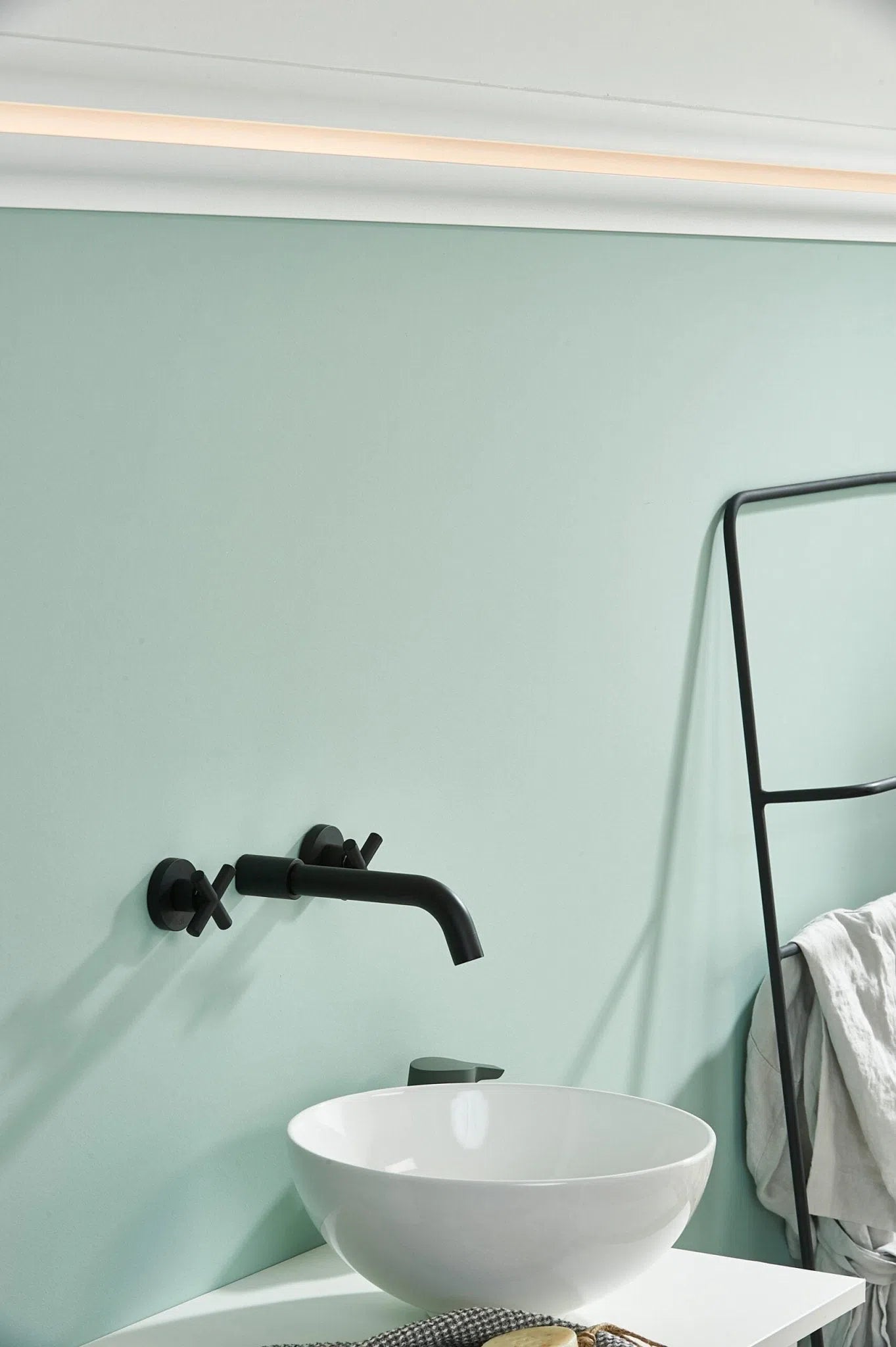 IL3 WALLSTYL 2M Ceiling Coving for LED Lighting in the modern bathroom | DecorMania UK 