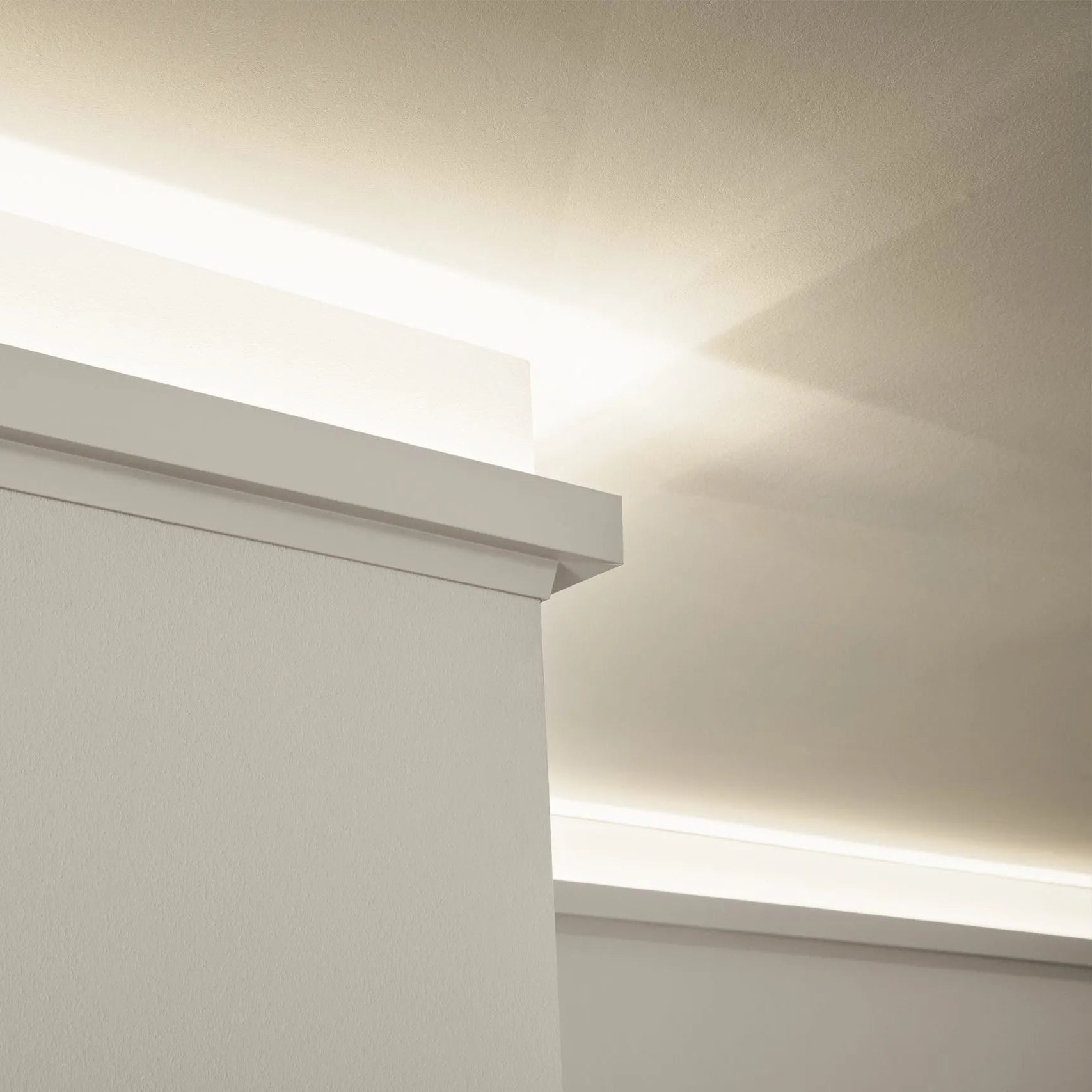 IL6 ARSTYL® 2m Ceiling Coving for LED Lighting creating ambient lighting along the ceiling in a minimalist space | DecorMania UK
