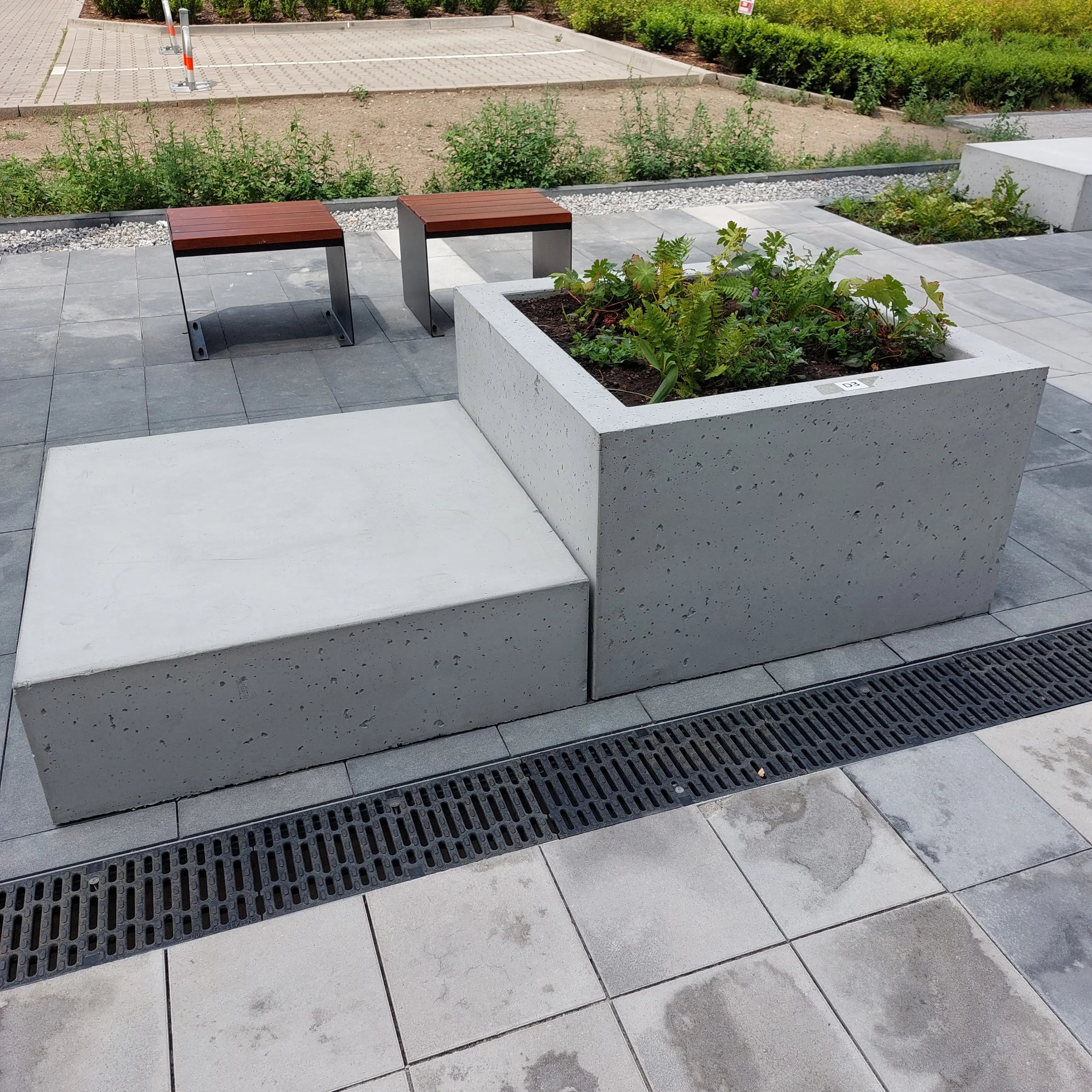 Outdoor Concrete Planters - Rectangle 50x120x50 cm outside next to the bench Decormania UK