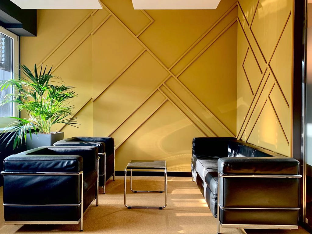 NOMASTYL® NMC 2m Ceiling Coving on yellow feature wall Decormania UK