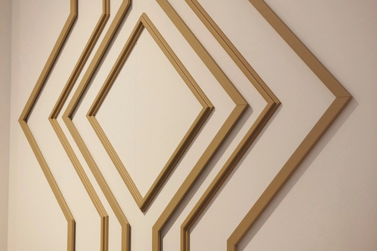 NOMASTYL® NMC 2m Ceiling Coving geometric design on plain wall Decormania UK