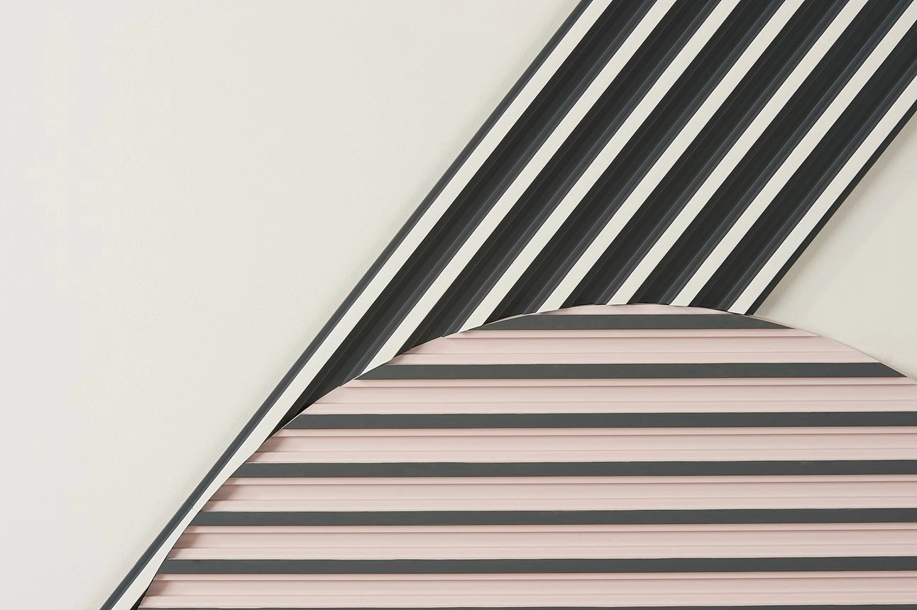 NOMASTYL® NMC 2m Ceiling Coving texture on white wall Decormania UK