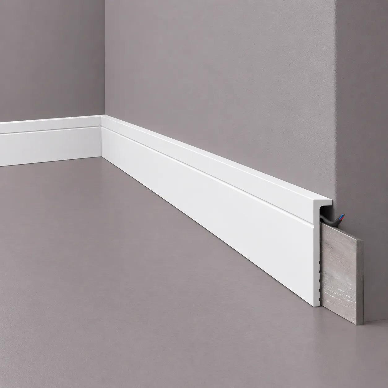 CF2 WALLSTYL white cover skirting board with cable concealment