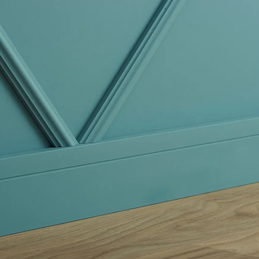 1. CF2 WALLSTYL skirting board painted to match decorative wall mouldings