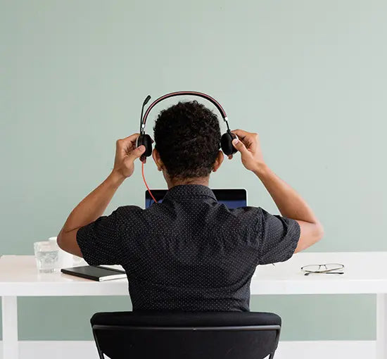 Customer support and video call with Decormania