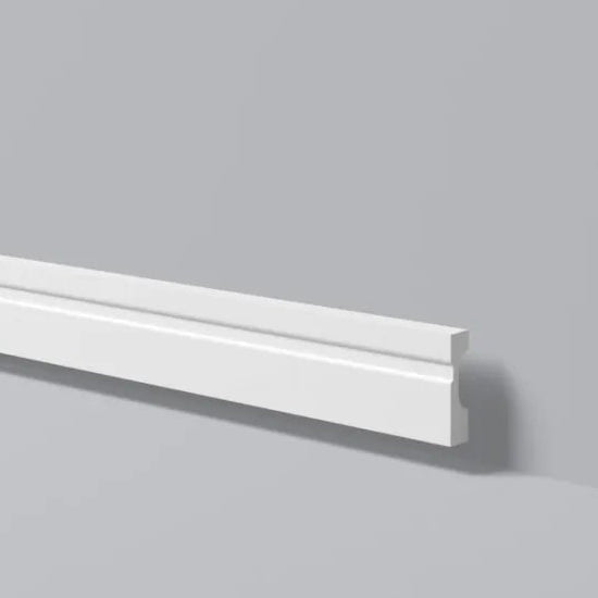 FD7 2M WALLSTYL SKIRTING BOARD - Skirtings with cable channel corner detail on a light-colored wall | DecorMania UK 