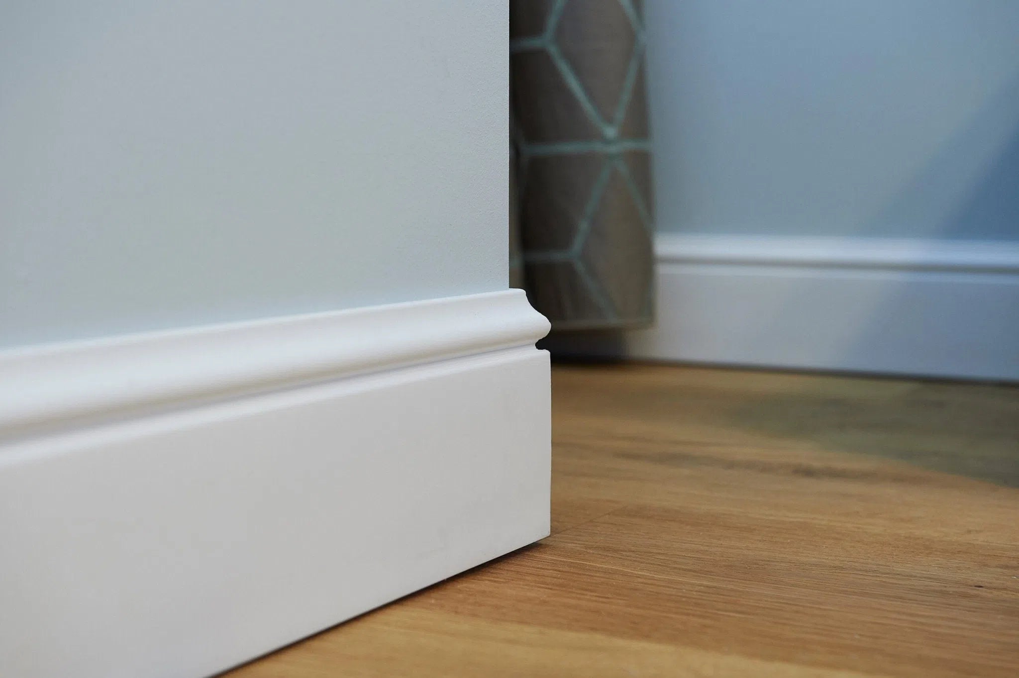 FL2 2M WALLSTYL SKIRTING BOARD - Skirtings mounted on the wall | DecorMania UK