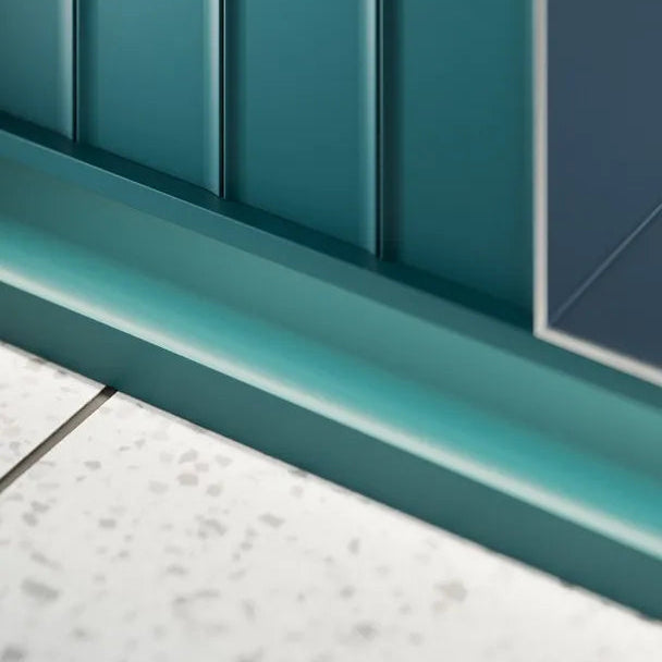 Close-up of painted IL14 WALLSTYL indirect lighting profile