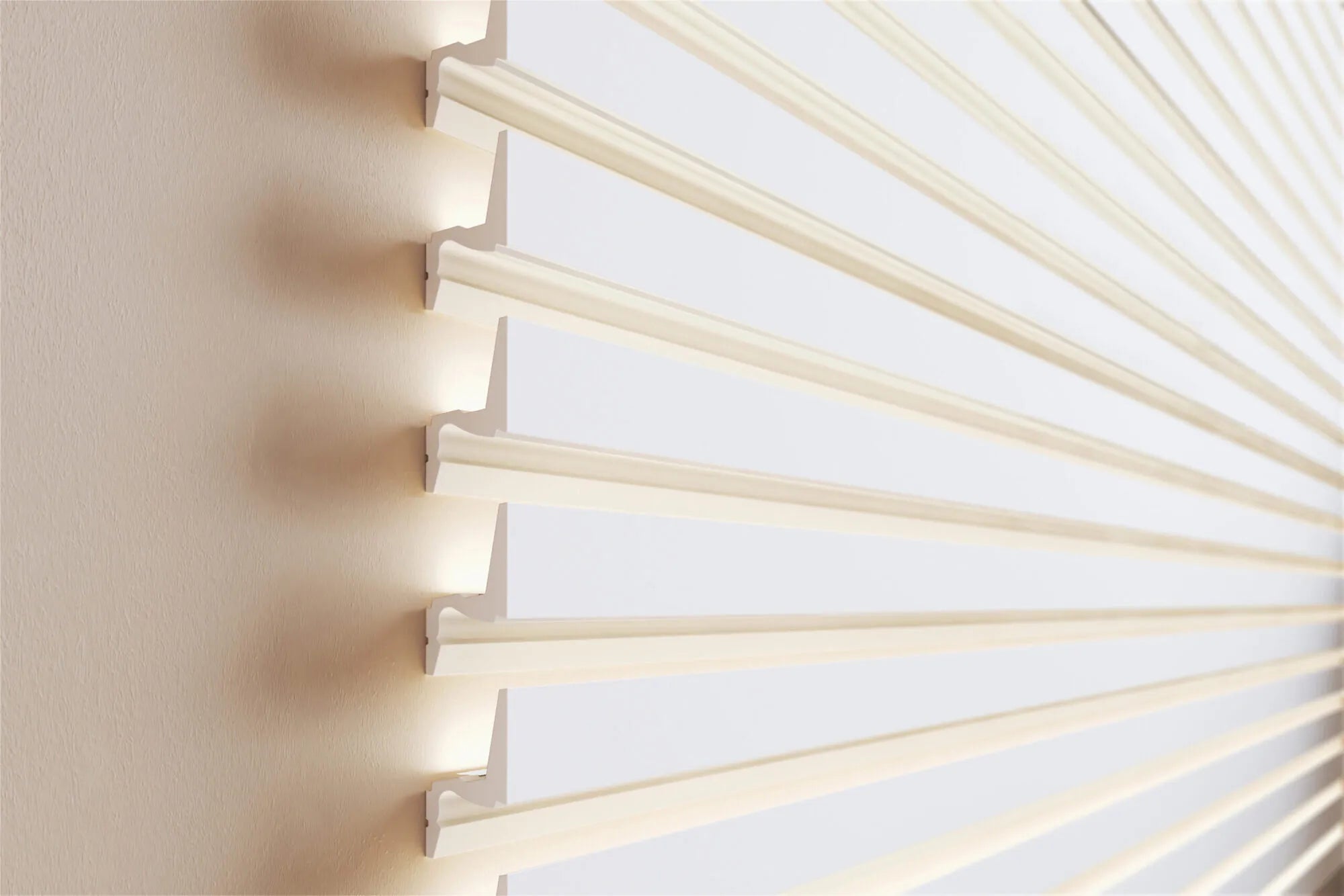 close-up view of IL7 MEMORY ARSTYL 2M Ceiling Coving for LED Lighting | DecorMania UK 