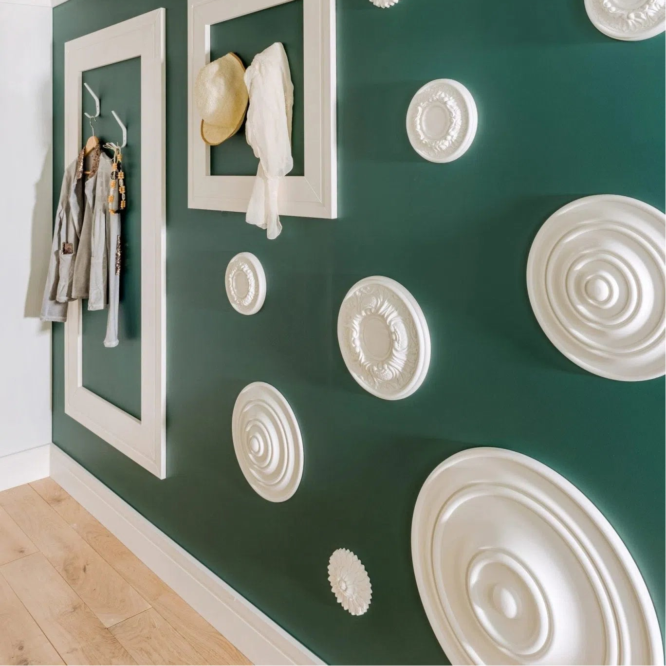 R14 ARSTYL Ceiling Roses used as a wall decoration | DecorMania UK 