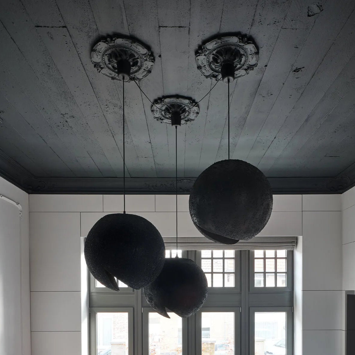 R6 Ceiling Rose ArStyl in a modern interior 