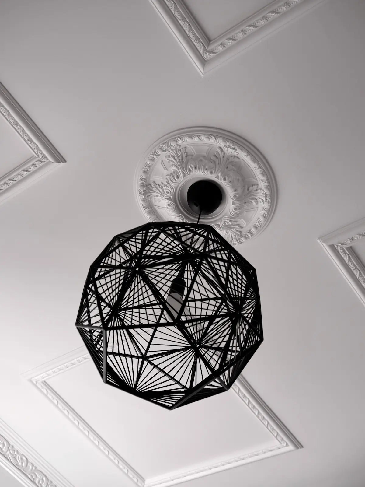 R8 ARSTYL Ceiling Rose with pendant lights | DecorMania UK 