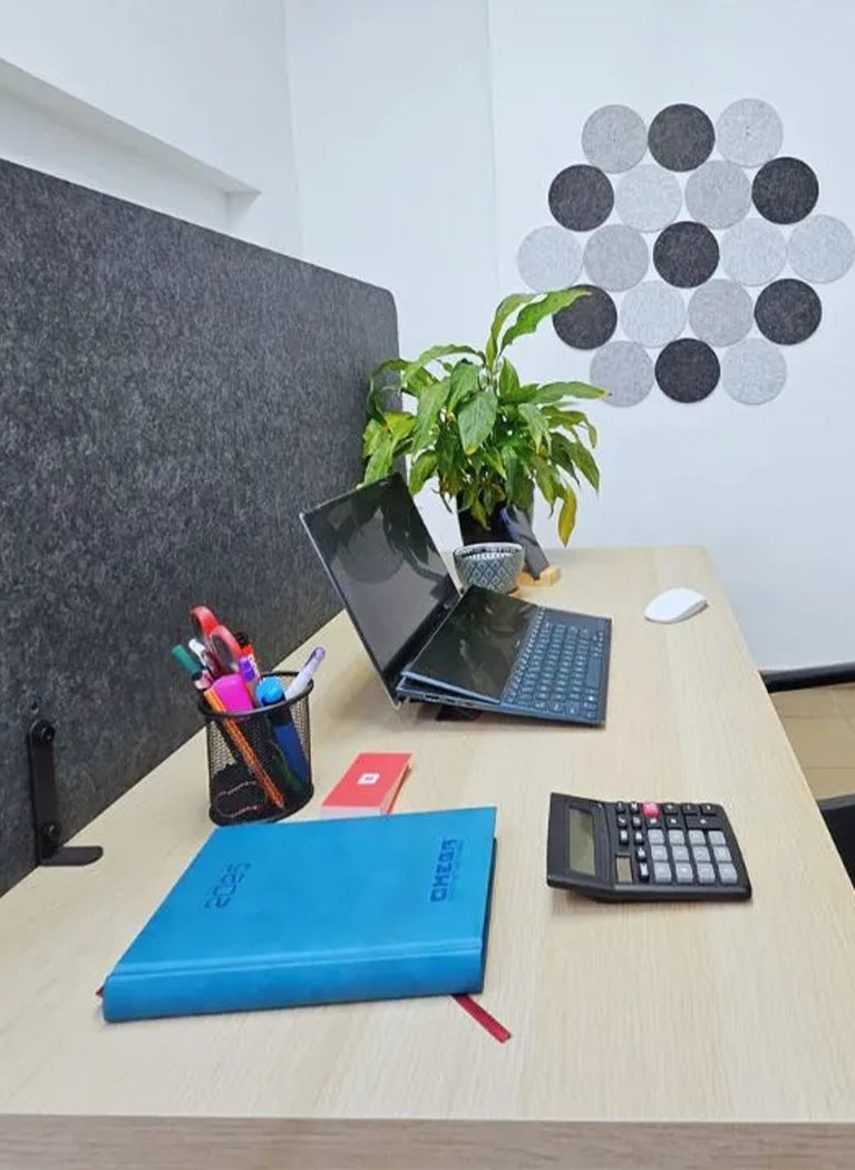 Felt Privacy Screen - Acoustic Office Partition in office interior DecorMania UK