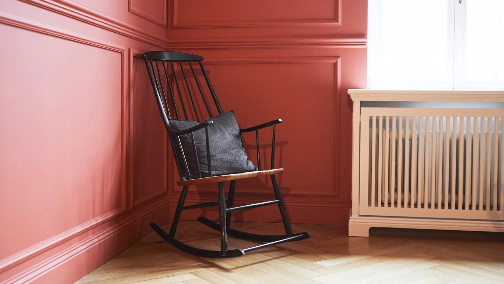 z13 2m arstyl Example of the dado rail installation on the wall in an elegant red interior | DecorMania UK 