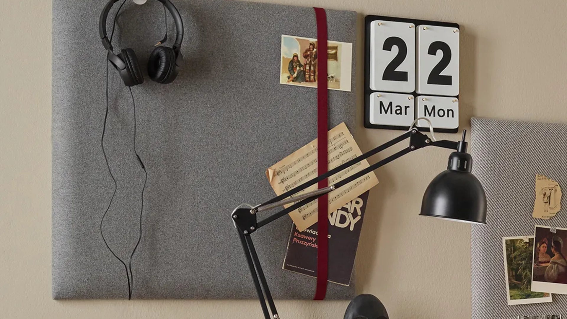 Padded Wall Panels Set 5 Pink above desk with clutter Decormania UK