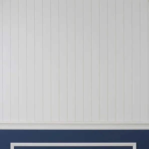 WG2 WALLSTYL white wainscoting profiles with blue lower wall panelling and decorative moulding frame