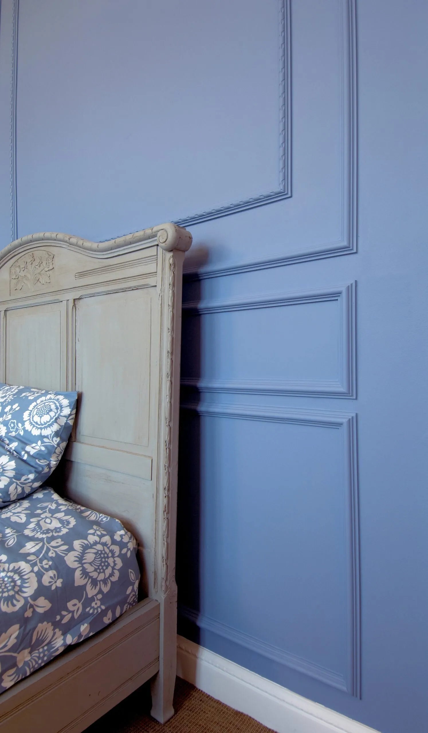 WL1 WALLSTYL PANEL MOULDING 2M with decorative elements and floorboards | DecorMania UK
