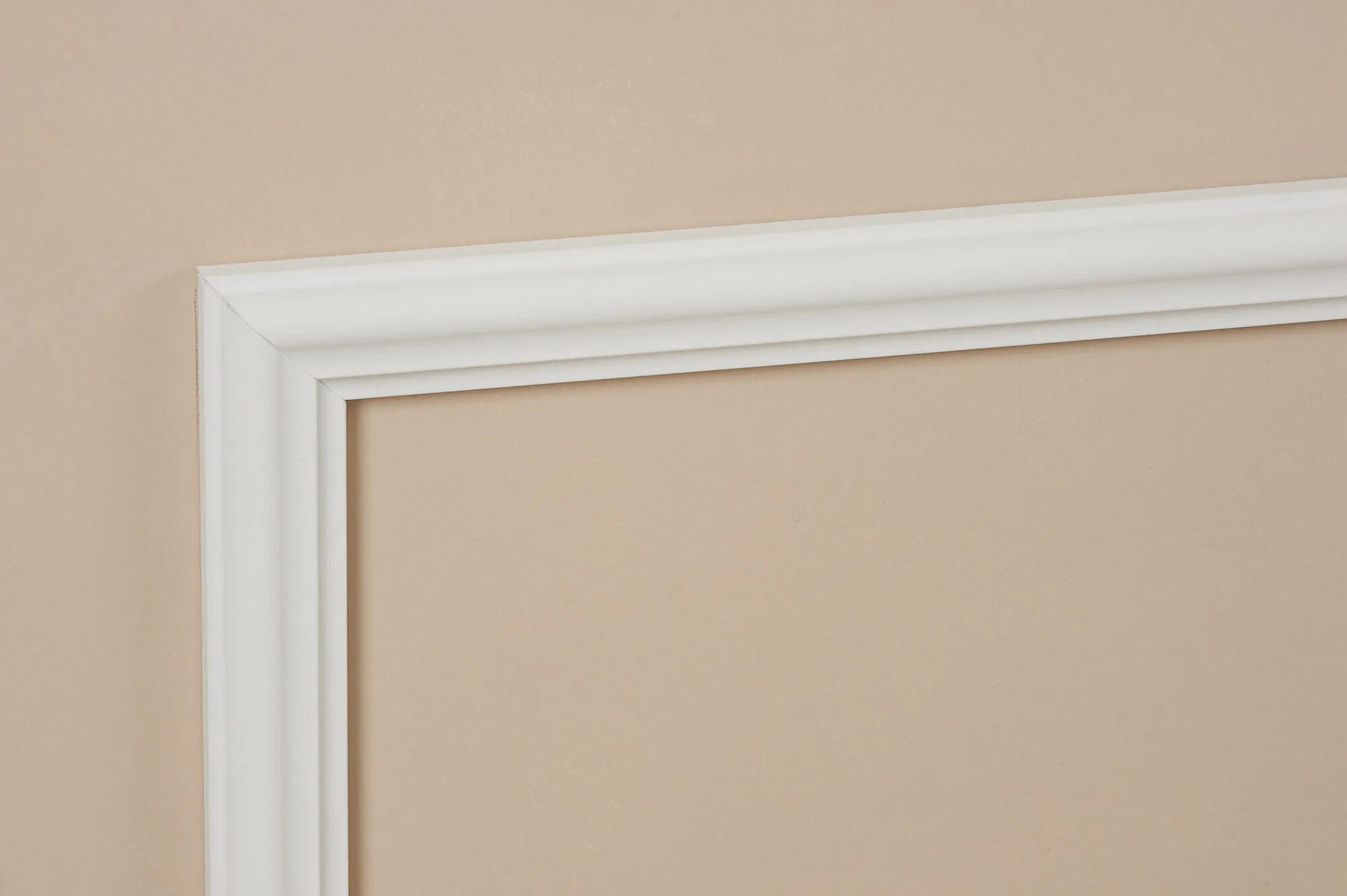 WL2 WALLSTYL PANEL MOULDING 2M - Dado Rail on cream wall | DecorMania UK