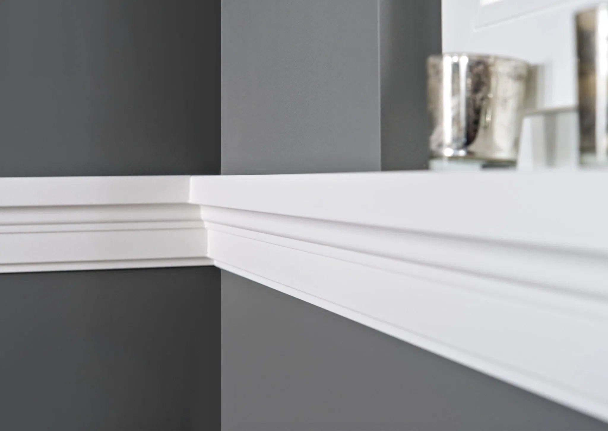 WL4 2M WALLSTYL ARCHITRAVE / DADO RAIL - Dado Rail on grey wall | DecorMania UK 