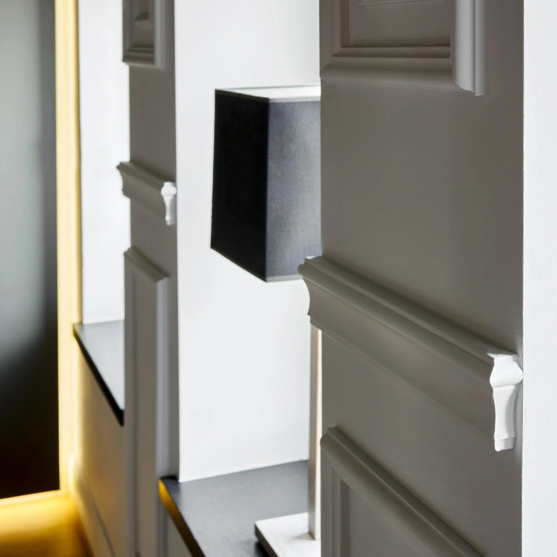 WL6 2M WALLSTYL ARCHITRAVE DADO RAIL - Dado Rail in stylish living room with modern decor | DecorMania UK