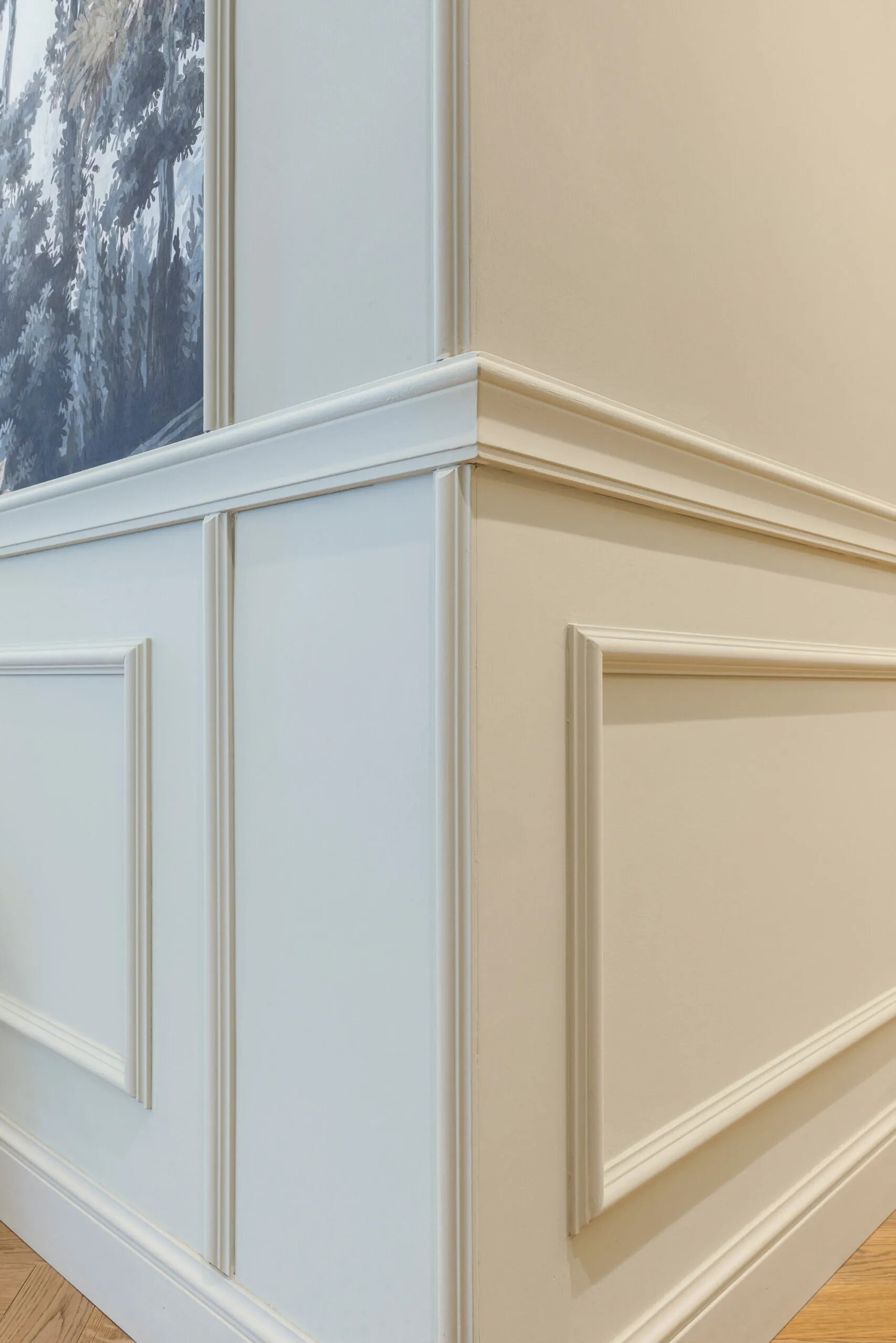 WL6 2M WALLSTYL ARCHITRAVE DADO RAIL - Dado Rail in modern living room with bright walls | DecorMania UK
