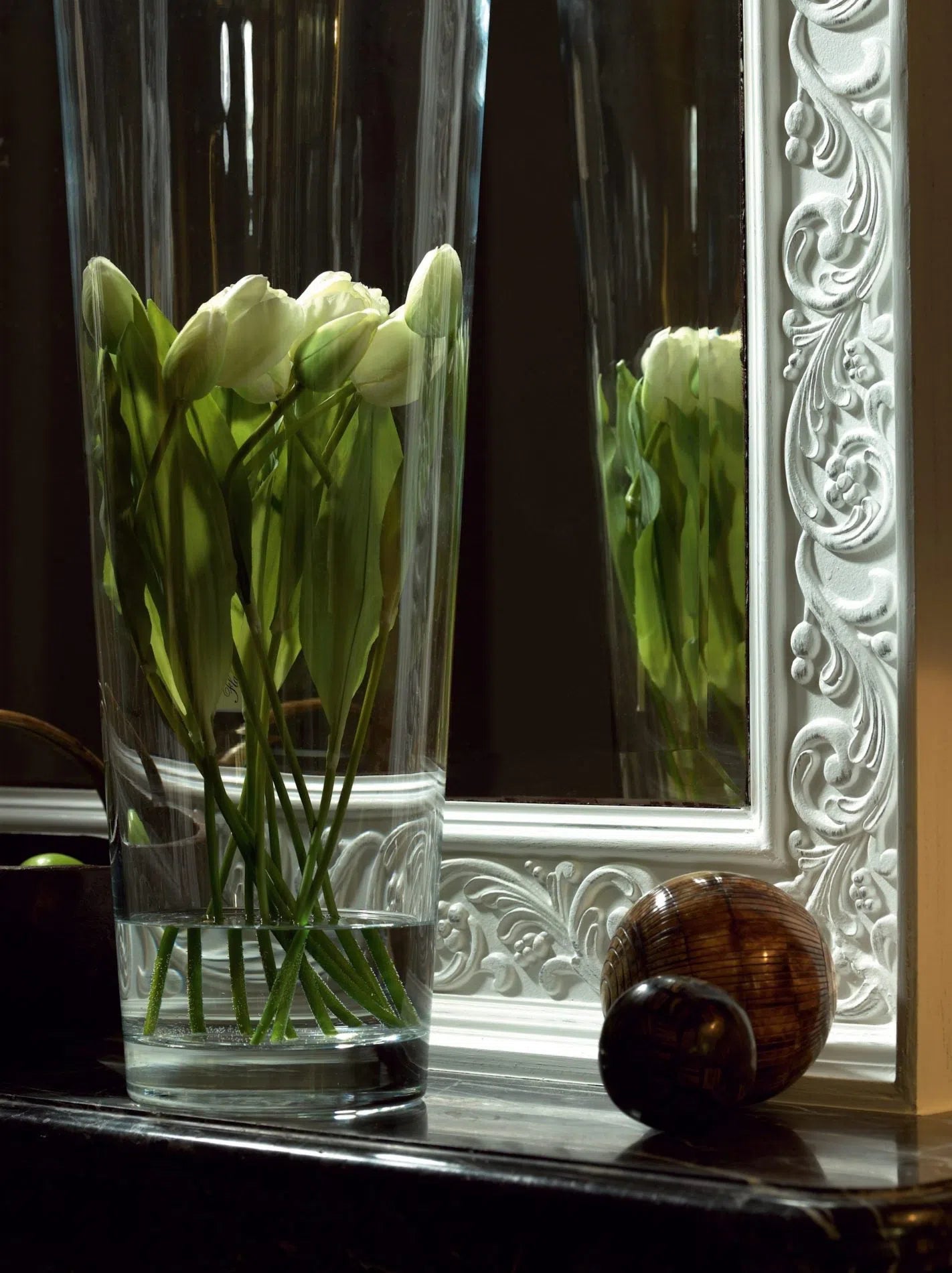 Z11 ARSTYL® 2M ceiling coving on Decorative mirror  | DecorMania UK 