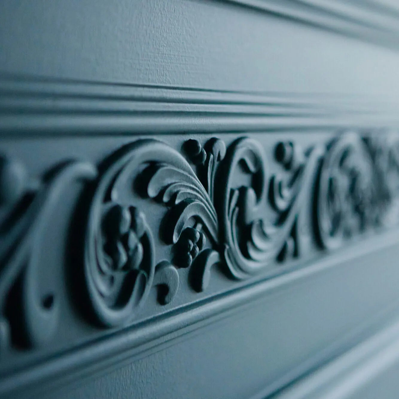 Close-up view of Z12 2M ARSTYL DADO RAIL  | DecorMania UK 