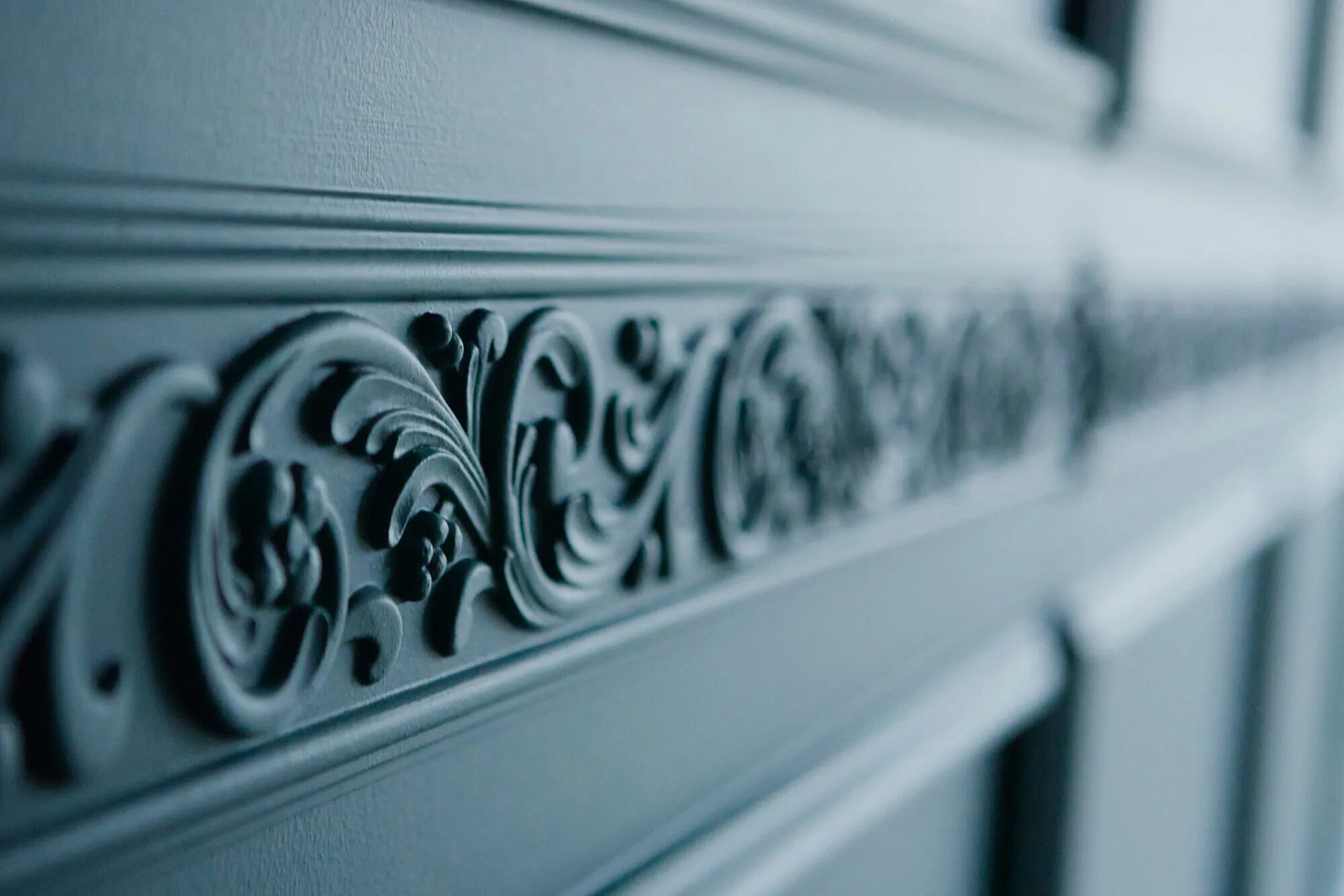 Close-up view of Z12 2M ARSTYL DADO RAIL  | DecorMania UK 