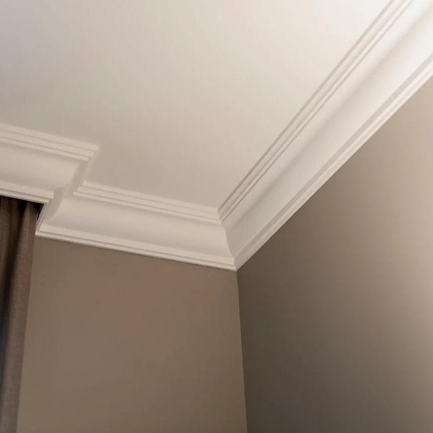 Z22 ARSTYL decorative ceiling cornice with white moulding and grey walls