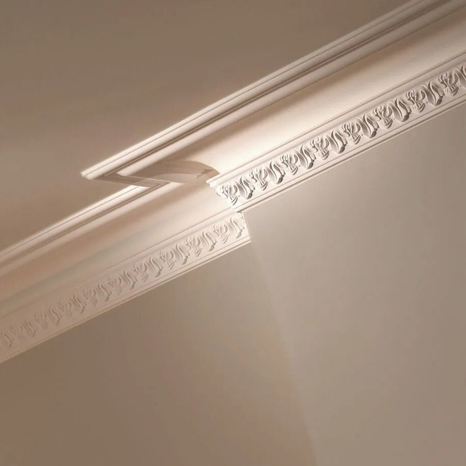 Z8 ARSTYL® 2M Ceiling Coving on the Light Ceiling | DecorMania UK 